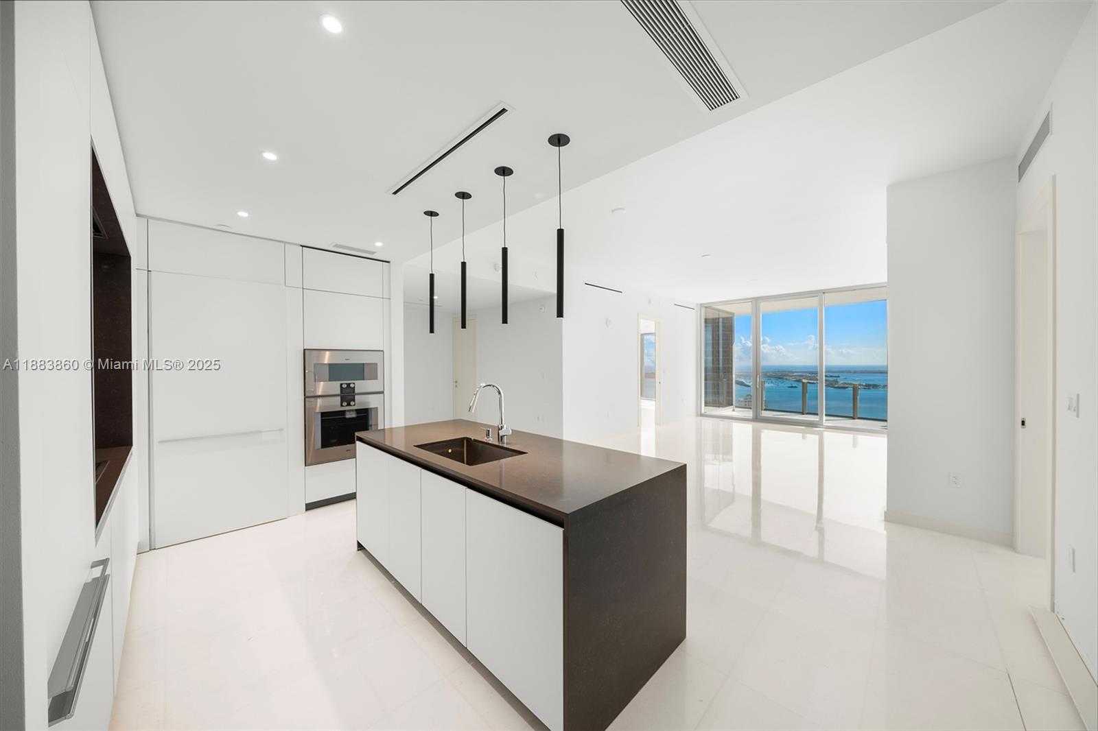 Small Image of 300 BISCAYNE BLVD WAY #4605, Miami Number 3