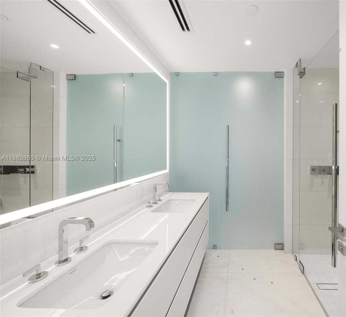 Small Image of 300 BISCAYNE BLVD WAY #4605, Miami Number 9