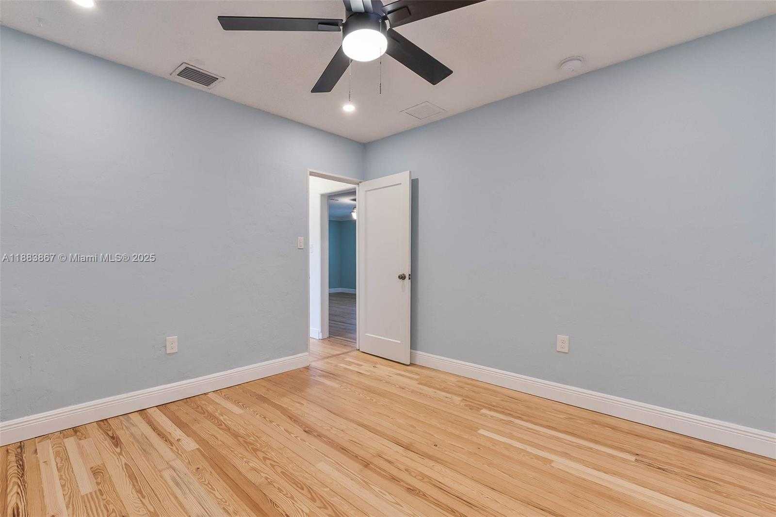 Small Image of 2967 SOUTH WEST 21ST ST #a, Miami Number 10