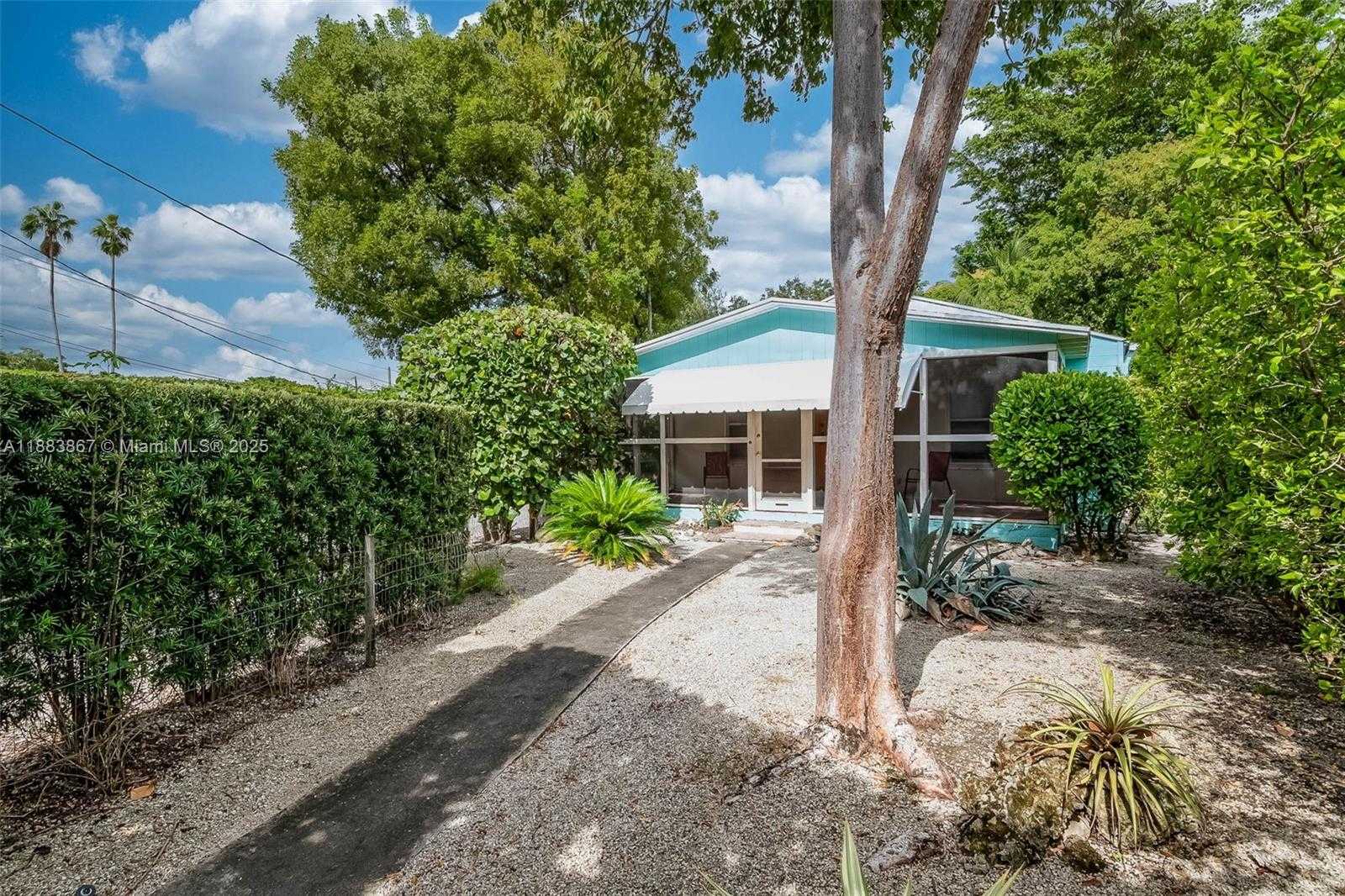 Small Image of 2967 SOUTH WEST 21ST ST #a, Miami Number 2