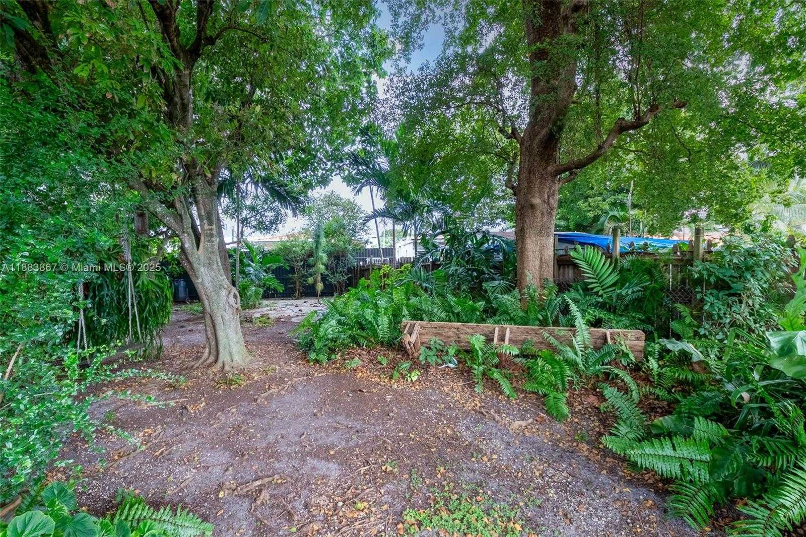 Small Image of 2967 SOUTH WEST 21ST ST #a, Miami Number 23