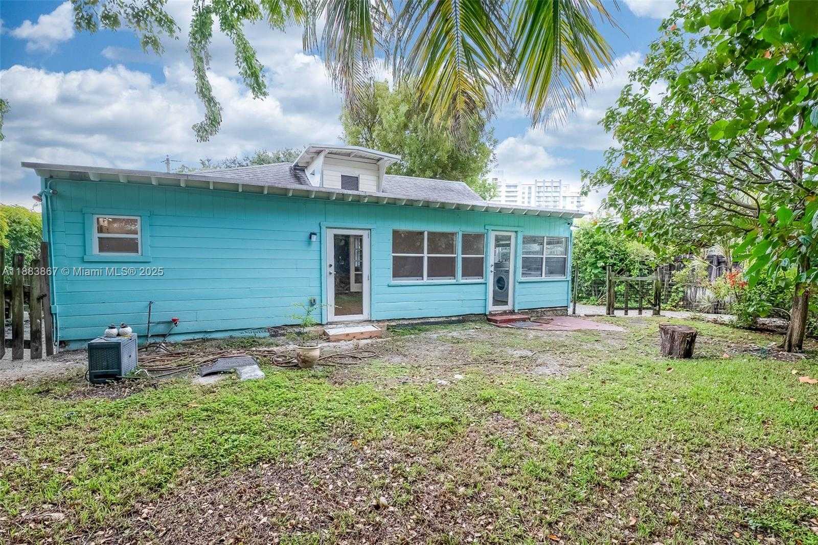 Small Image of 2967 SOUTH WEST 21ST ST #a, Miami Number 24