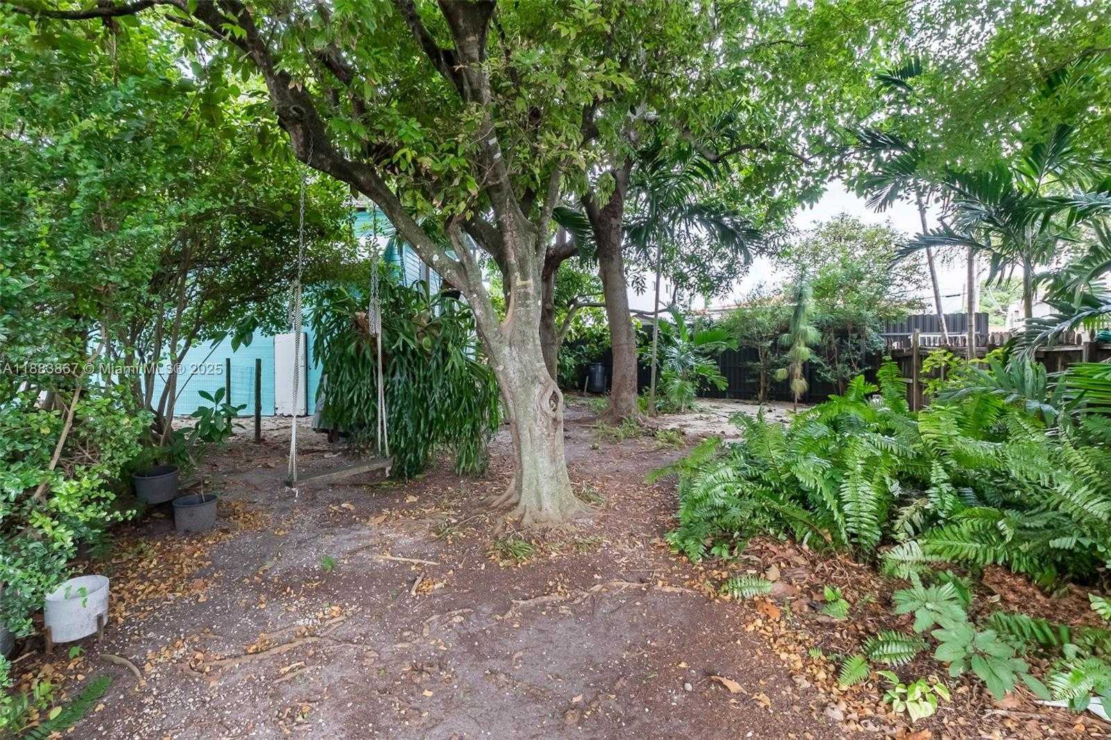 Small Image of 2967 SOUTH WEST 21ST ST #a, Miami Number 25