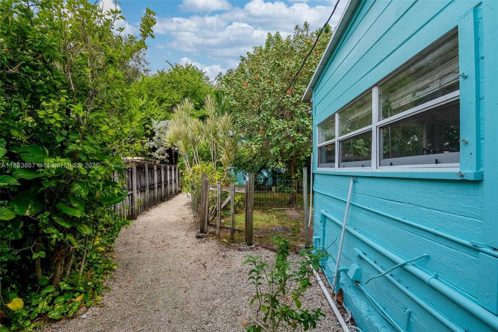 Small Image of 2967 SOUTH WEST 21ST ST #a, Miami Number 32