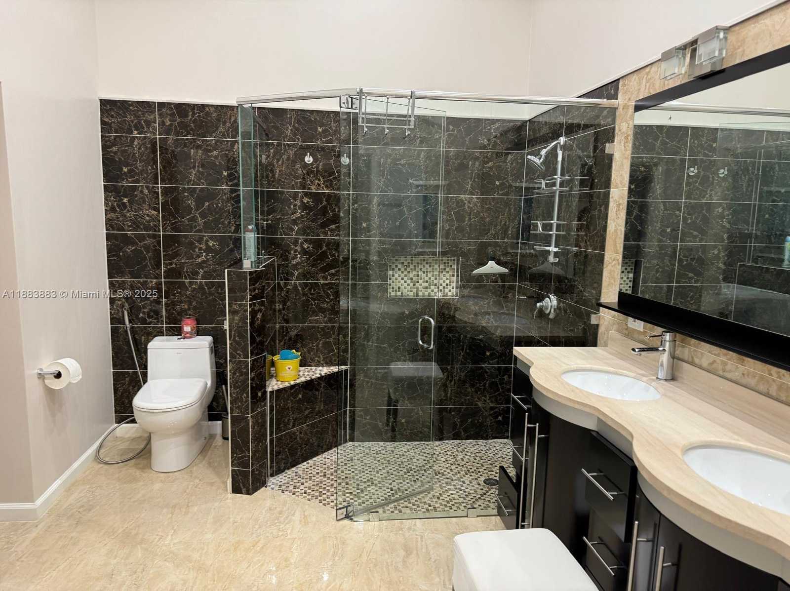 Small Image of 18864 NORTH WEST 89TH CT #18864, Hialeah Number 13