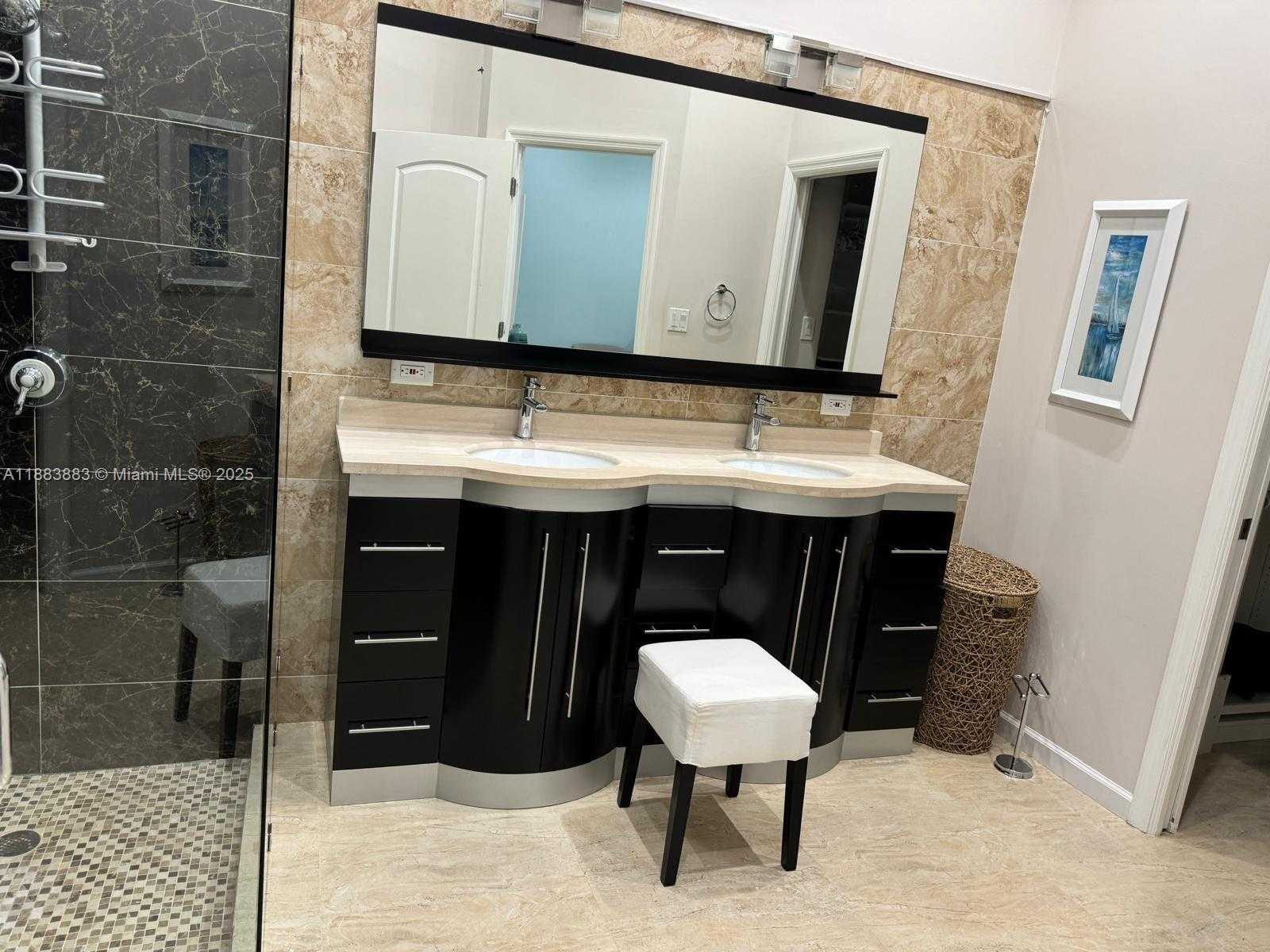 Small Image of 18864 NORTH WEST 89TH CT #18864, Hialeah Number 14