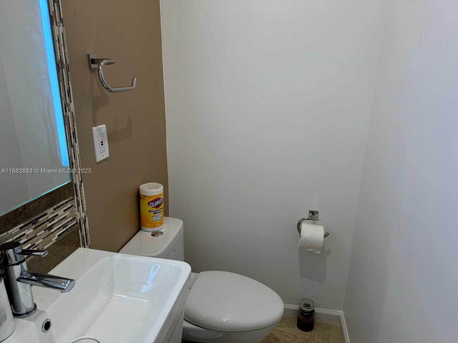 Small Image of 18864 NORTH WEST 89TH CT #18864, Hialeah Number 21