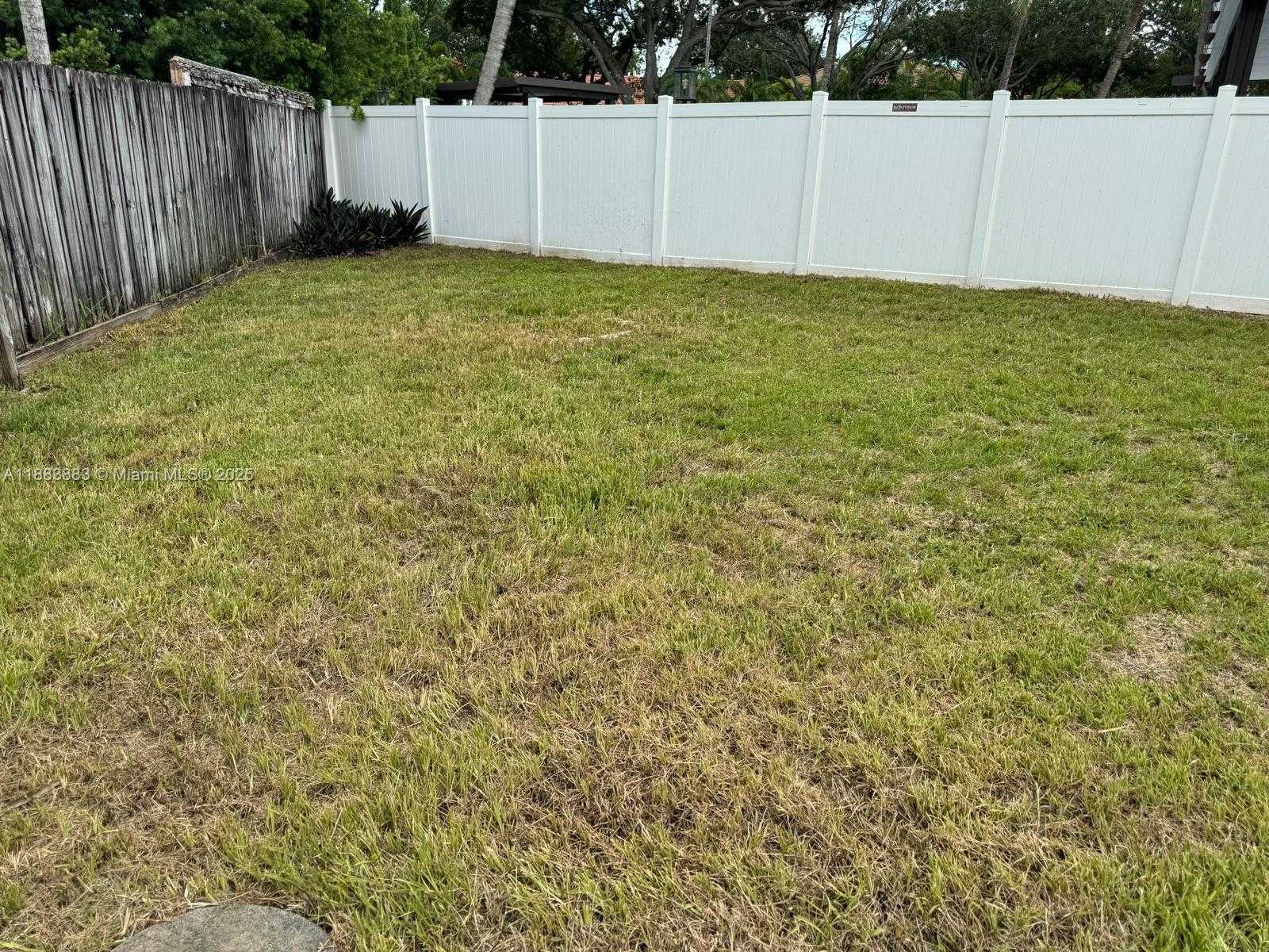 Small Image of 18864 NORTH WEST 89TH CT #18864, Hialeah Number 25