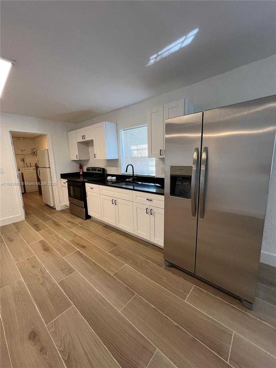 Small Image of 442 NORTH WEST 1ST WAY, Deerfield Beach Number 2