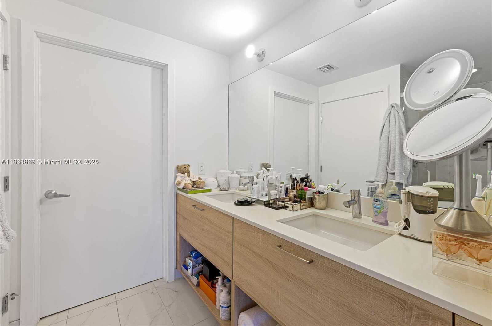 Small Image of 16385 BISCAYNE BLVD #1717, North Miami Beach Number 38