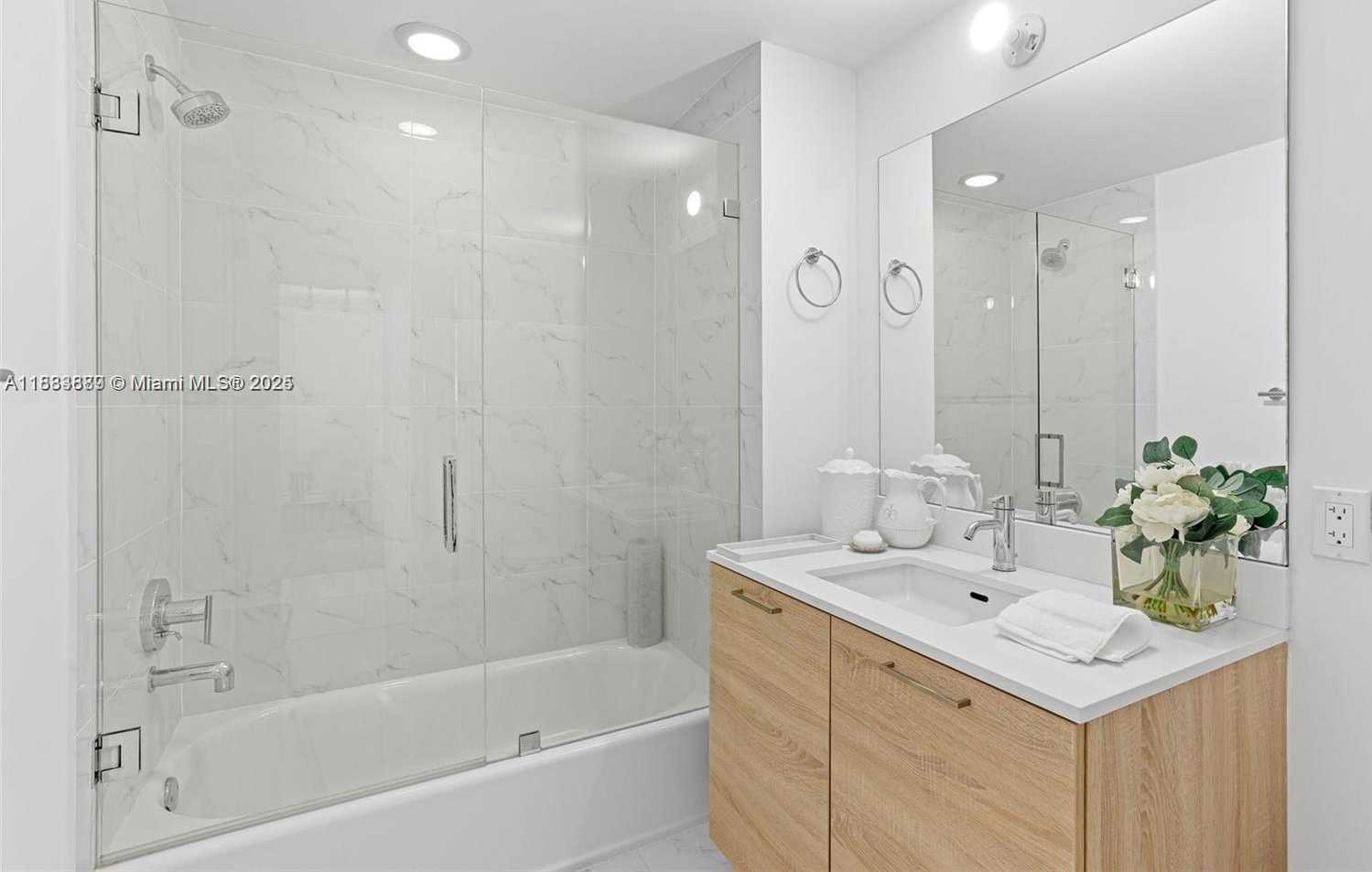 Small Image of 16385 BISCAYNE BLVD #1717, North Miami Beach Number 42