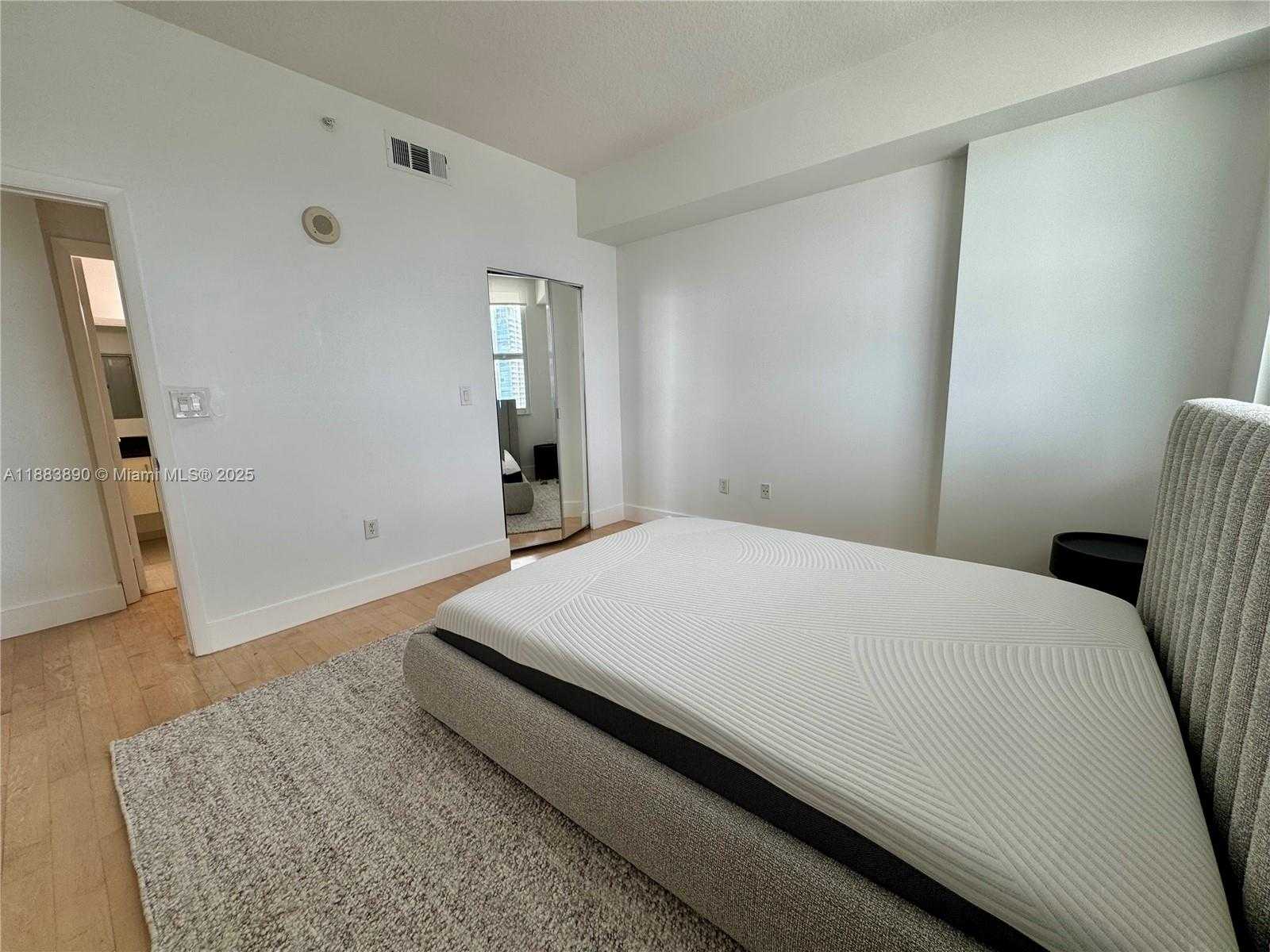 Small Image of 31 SOUTH EAST 5TH ST #3817, Miami Number 12