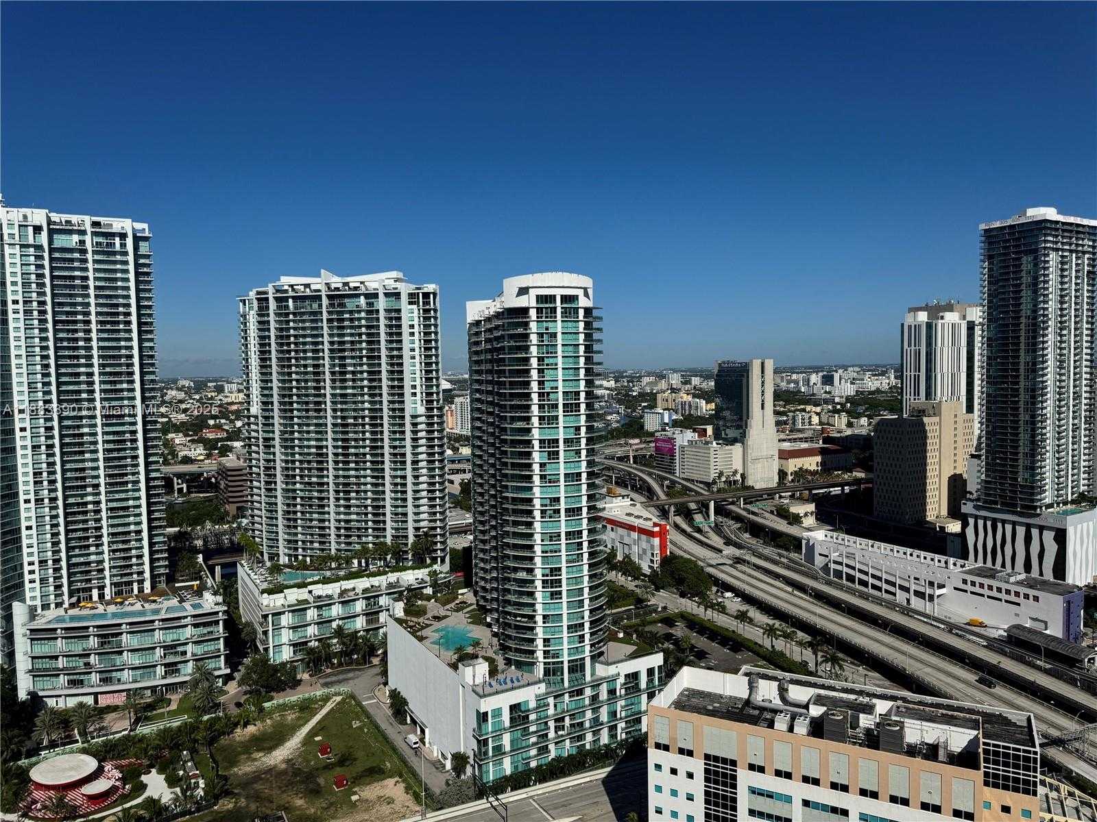 Small Image of 31 SOUTH EAST 5TH ST #3817, Miami Number 18