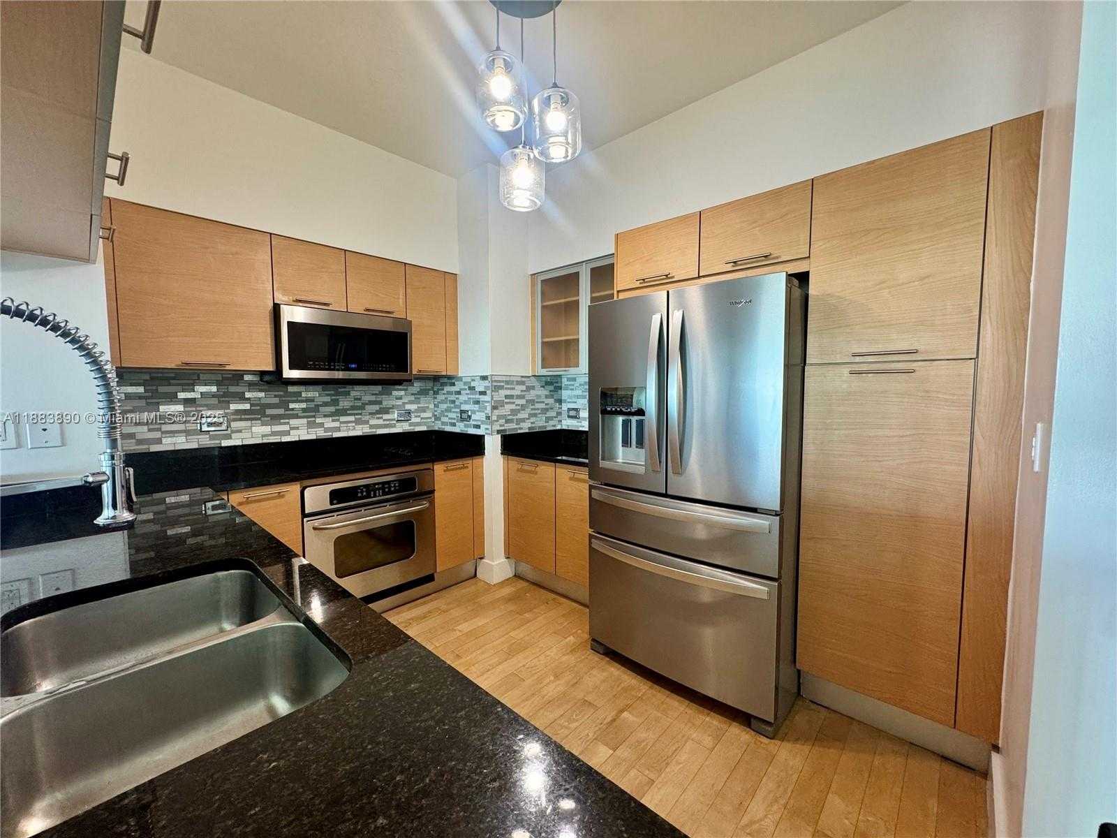 Small Image of 31 SOUTH EAST 5TH ST #3817, Miami Number 3