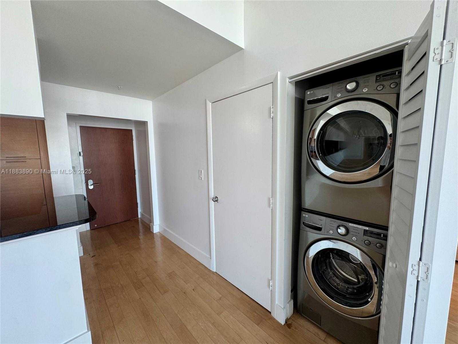 Small Image of 31 SOUTH EAST 5TH ST #3817, Miami Number 8