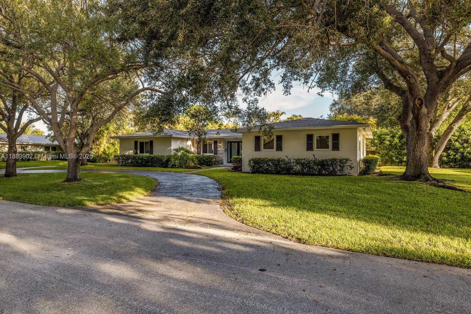 Small Image of 8445 SOUTH WEST 147TH ST, Palmetto Bay Number 2