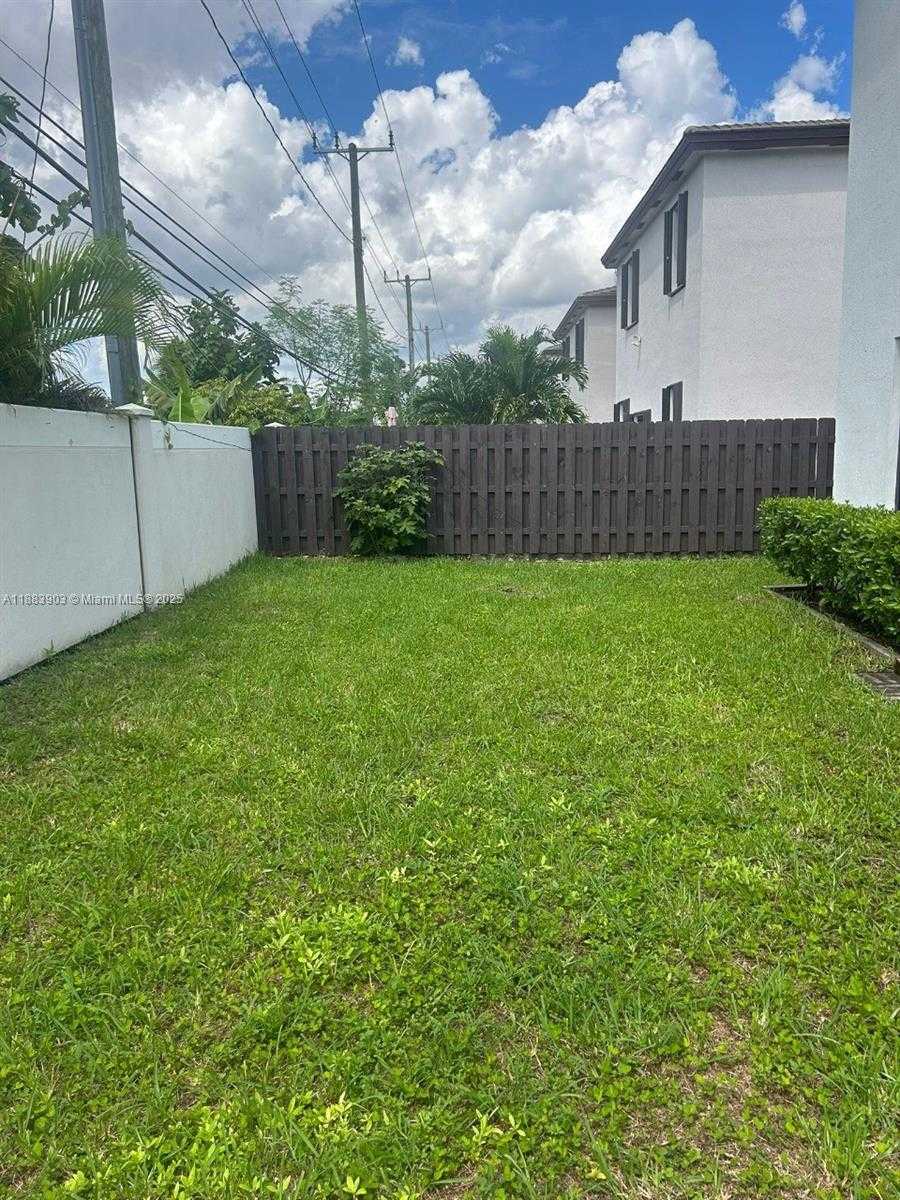 Small Image of 20828 NORTH EAST 2ND CT, Miami Number 11