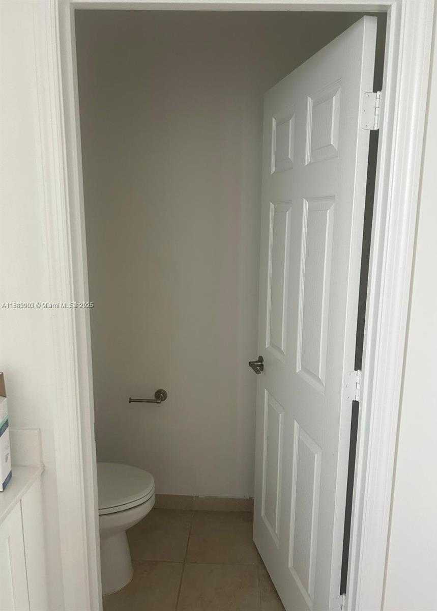 Small Image of 20828 NORTH EAST 2ND CT, Miami Number 16