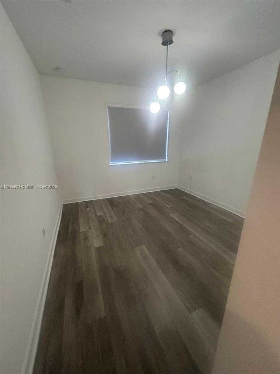 Small Image of 20828 NORTH EAST 2ND CT, Miami Number 23