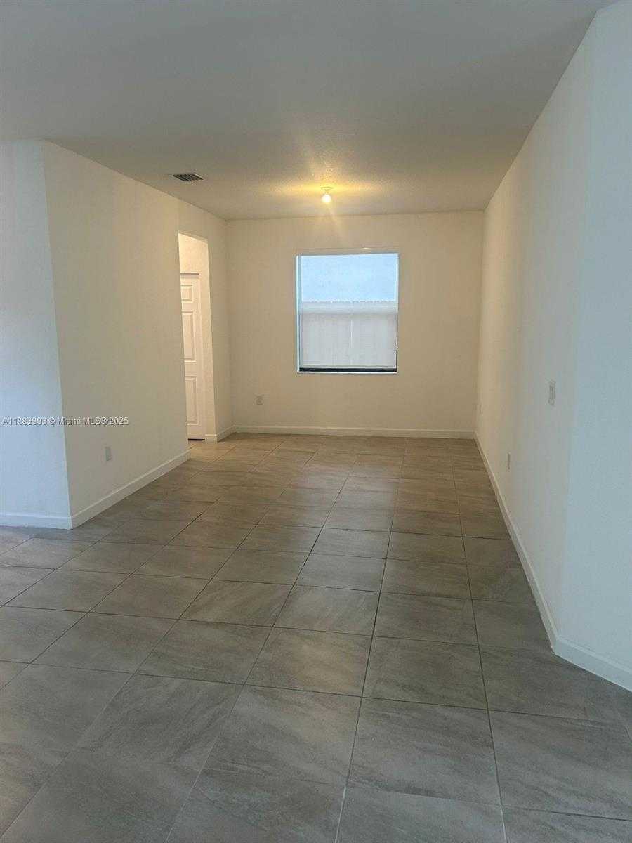 Small Image of 20828 NORTH EAST 2ND CT, Miami Number 24