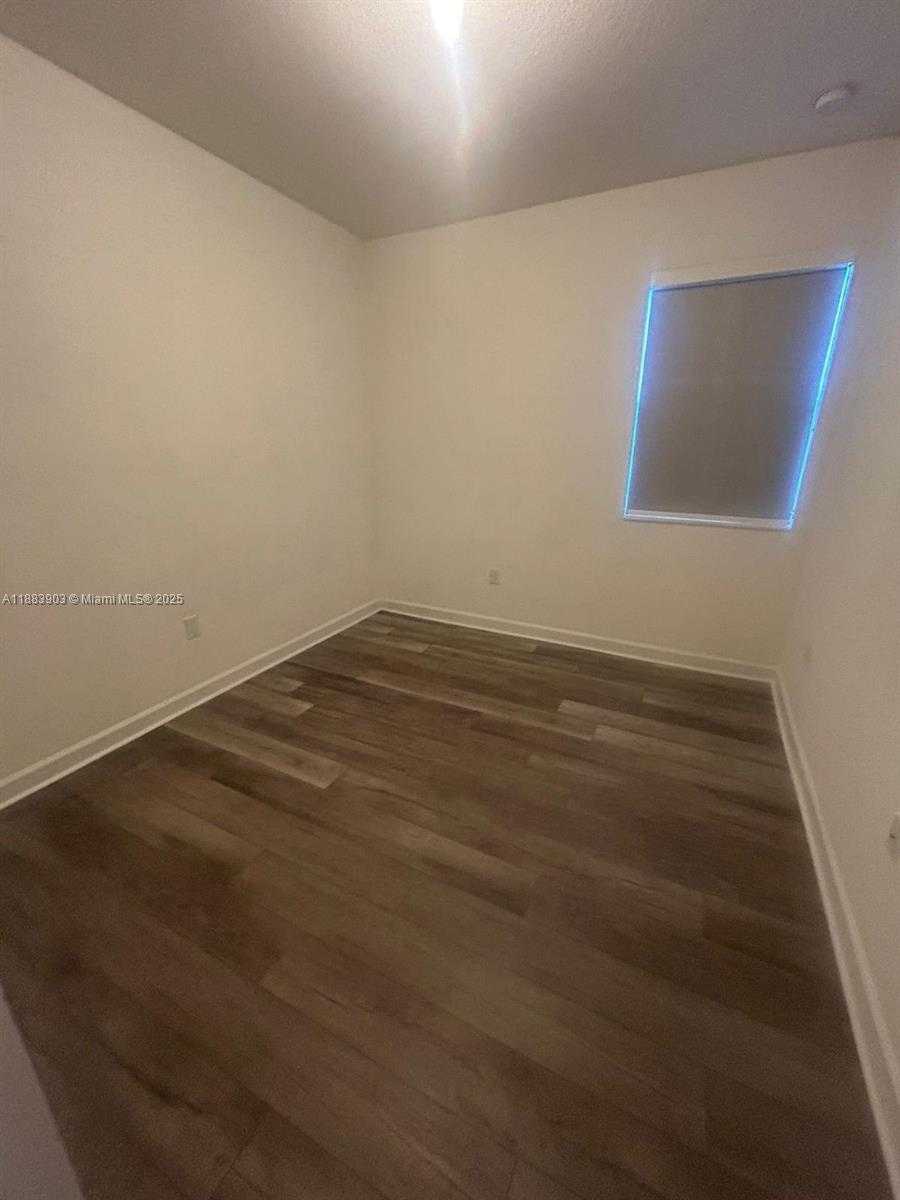 Small Image of 20828 NORTH EAST 2ND CT, Miami Number 29