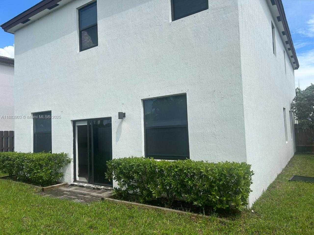 Small Image of 20828 NORTH EAST 2ND CT, Miami Number 3