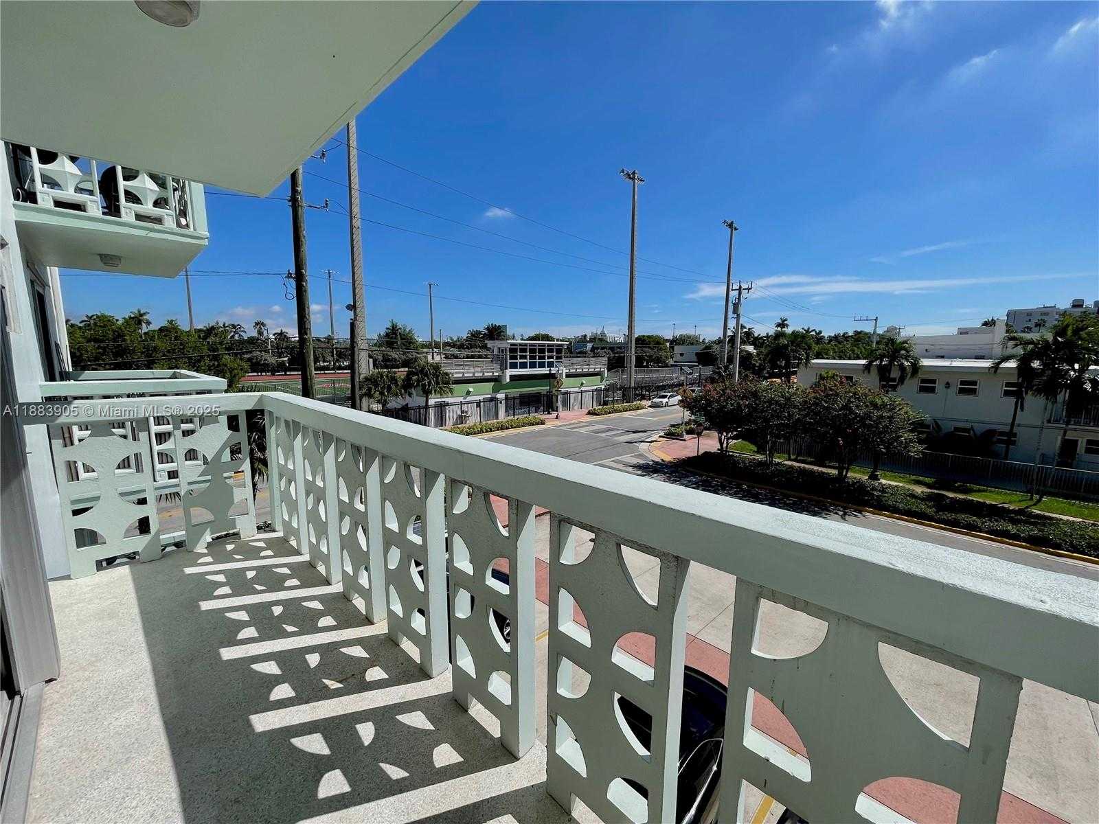 Small Image of 1100 11TH ST #302, Miami Beach Number 10
