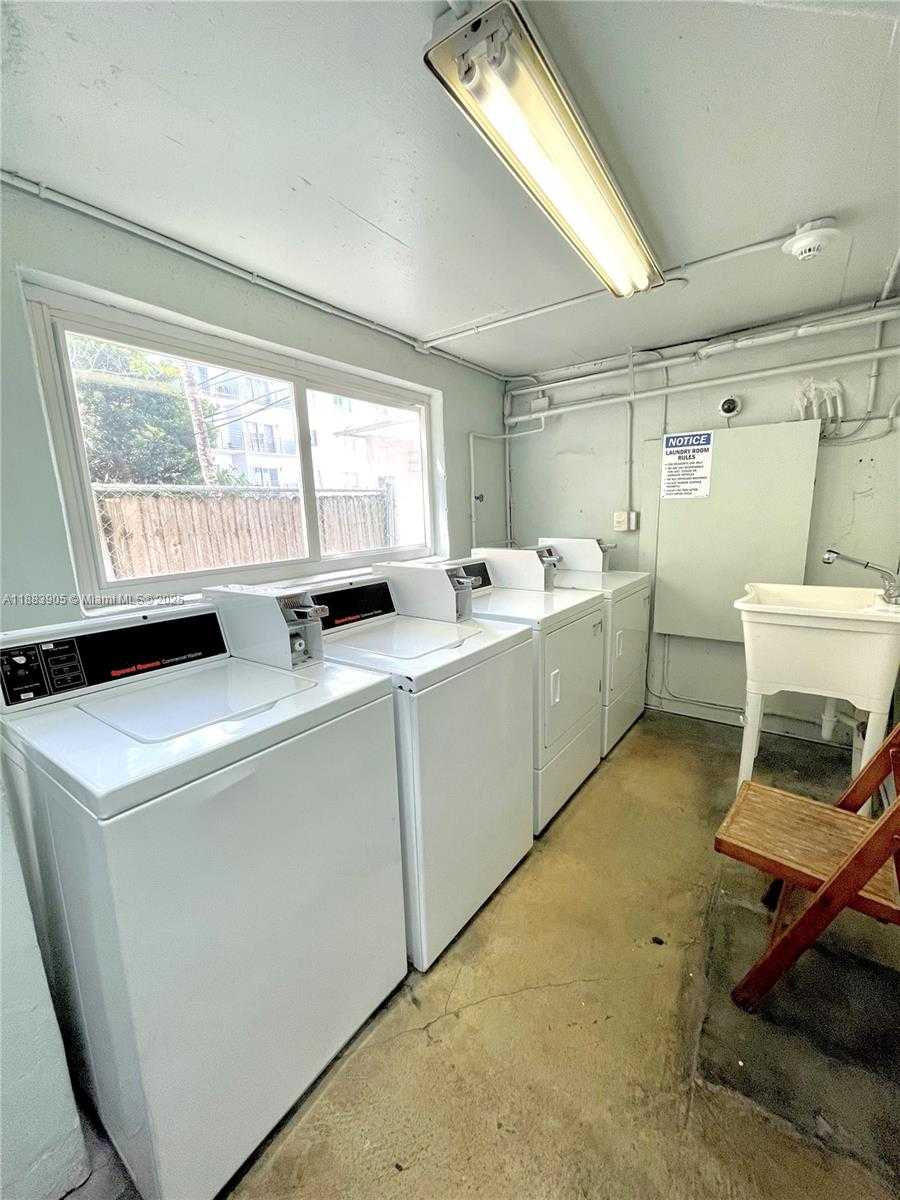 Small Image of 1100 11TH ST #302, Miami Beach Number 14