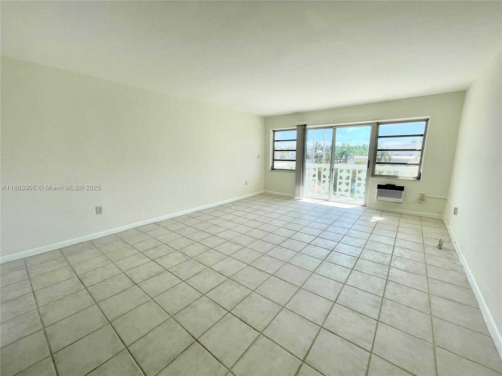 Small Image of 1100 11TH ST #302, Miami Beach Number 2