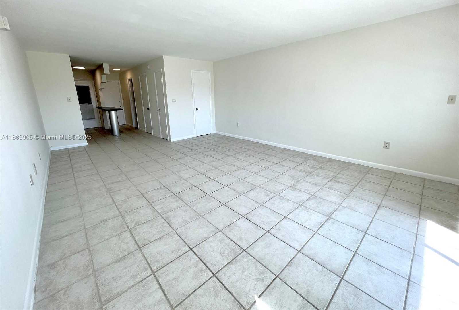 Small Image of 1100 11TH ST #302, Miami Beach Number 3