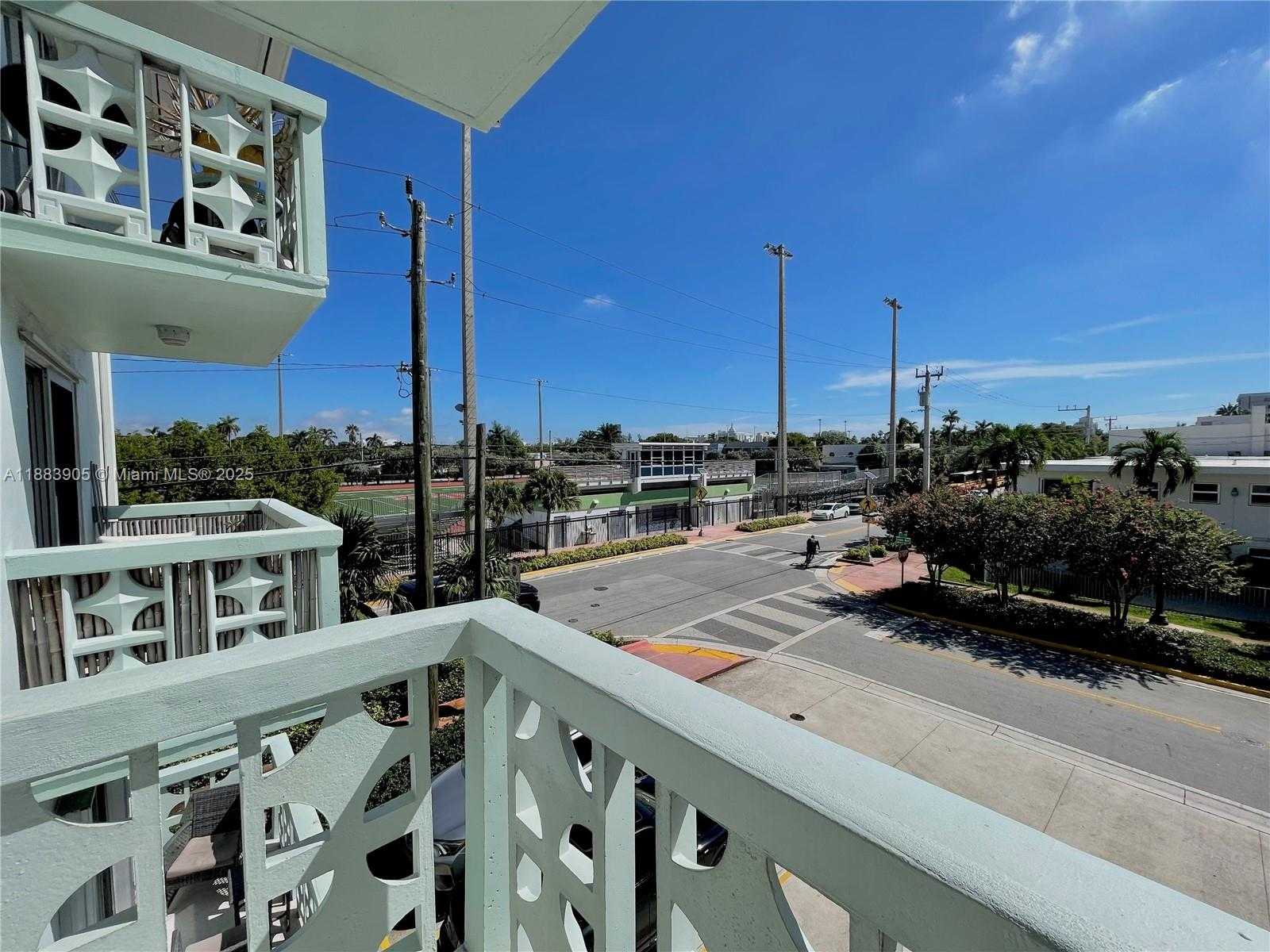 Small Image of 1100 11TH ST #302, Miami Beach Number 9