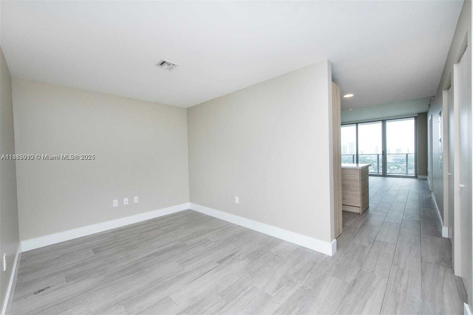 Small Image of 16385 BISCAYNE BLVD #2616, North Miami Beach Number 3