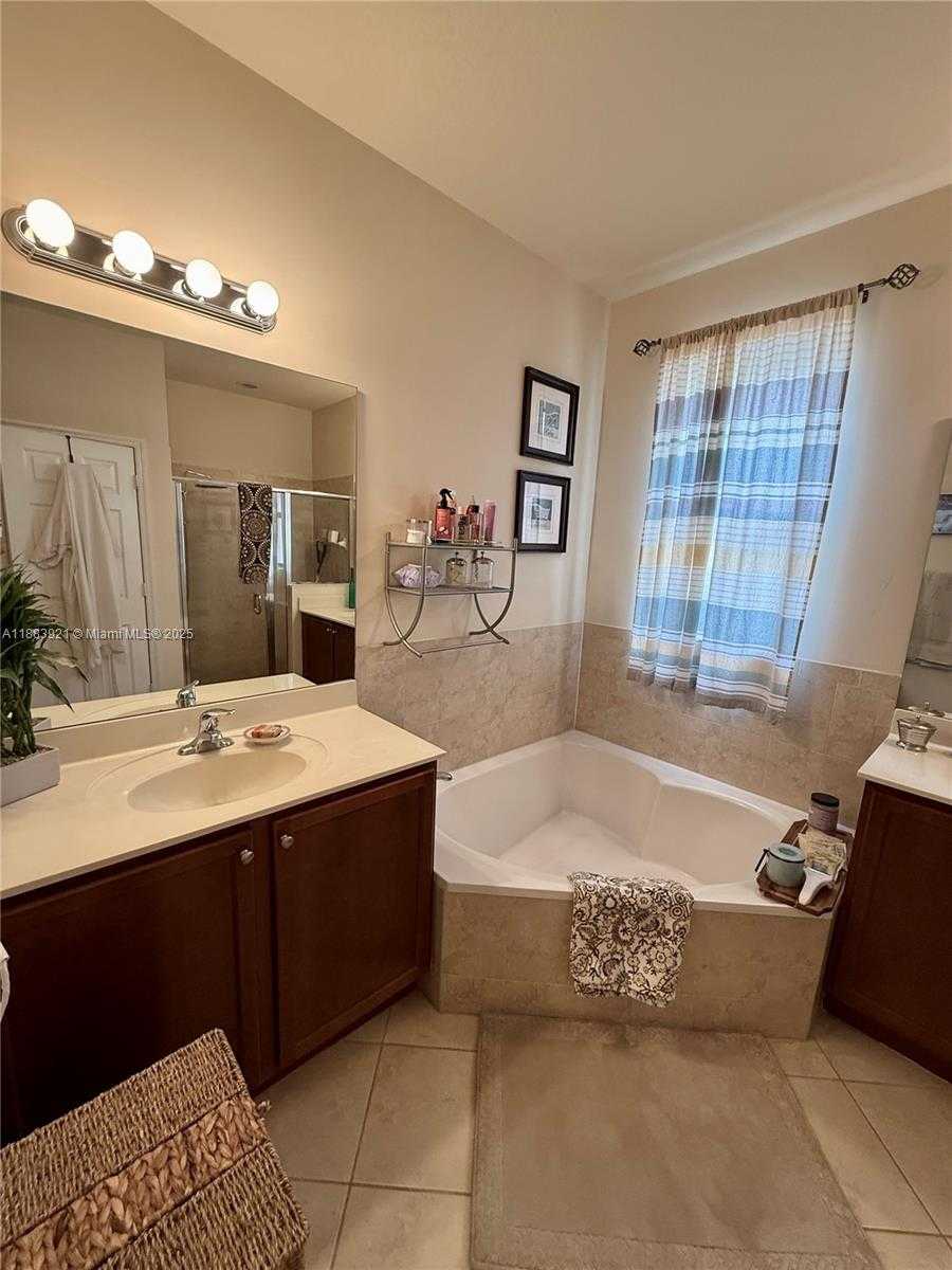 Small Image of 11922 SOUTH WEST 154TH PATH, Miami Number 15