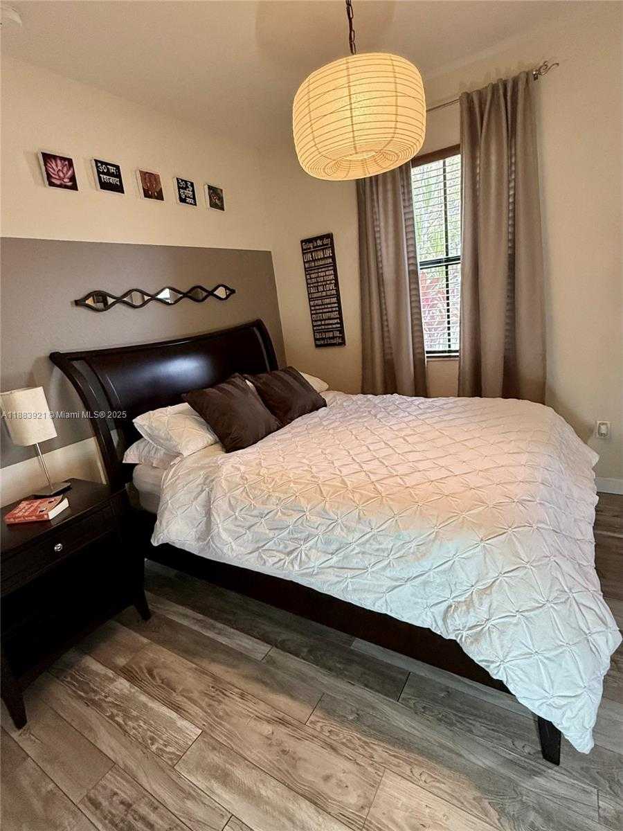 Small Image of 11922 SOUTH WEST 154TH PATH, Miami Number 20