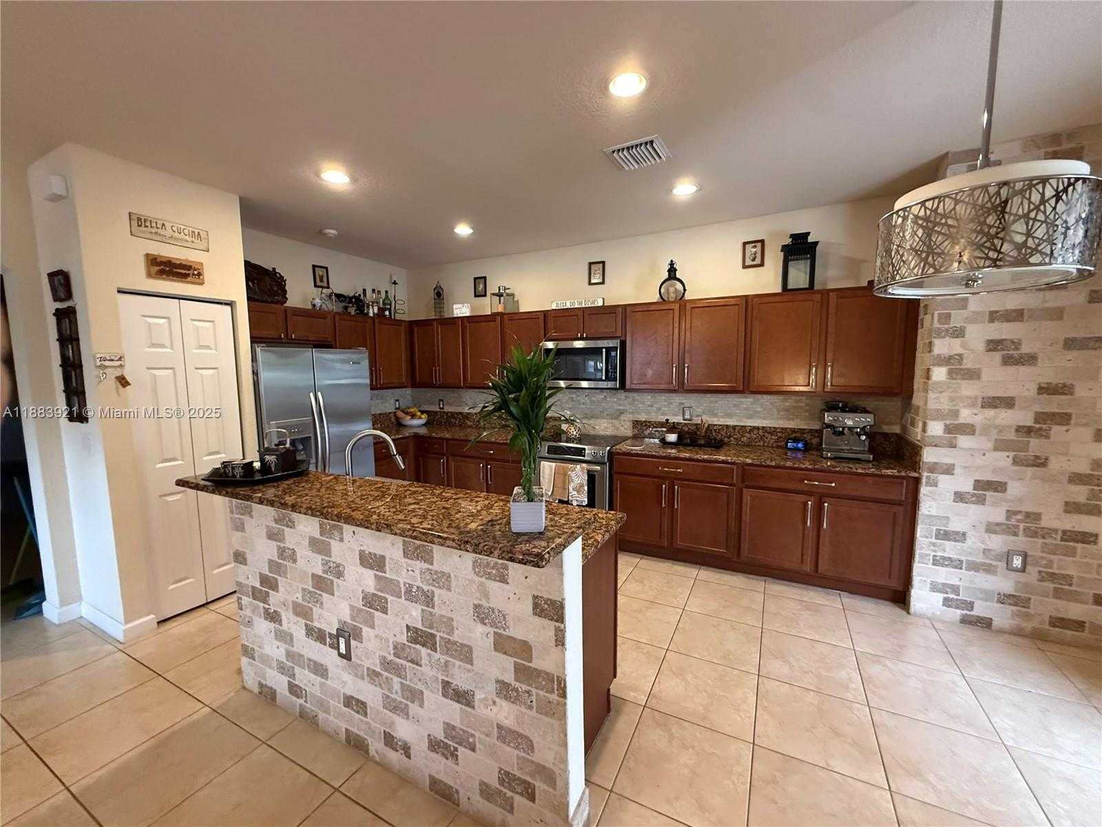 Small Image of 11922 SOUTH WEST 154TH PATH, Miami Number 5