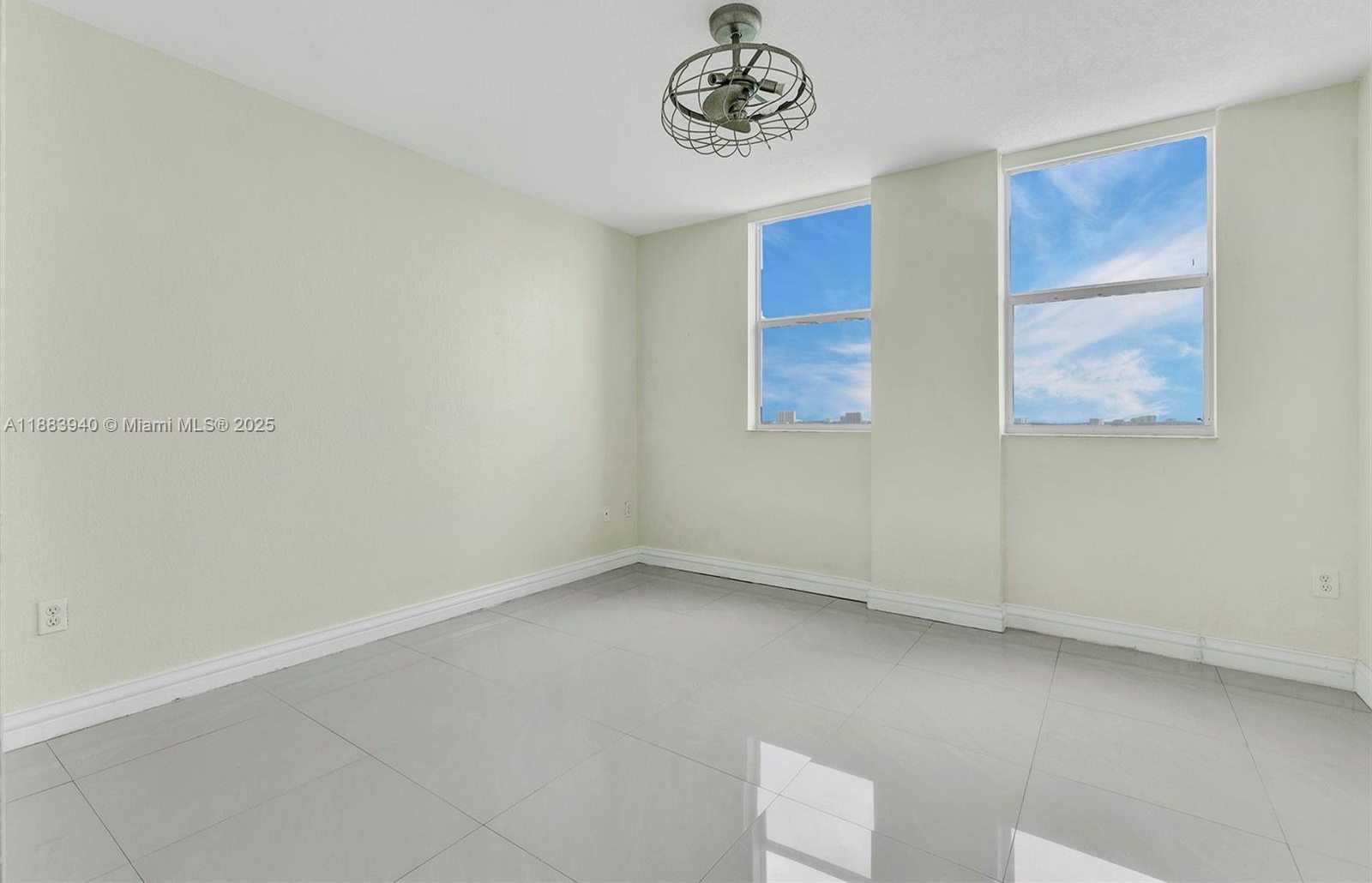 Small Image of 1625 KENNEDY CSWY #704D, North Bay Village Number 9