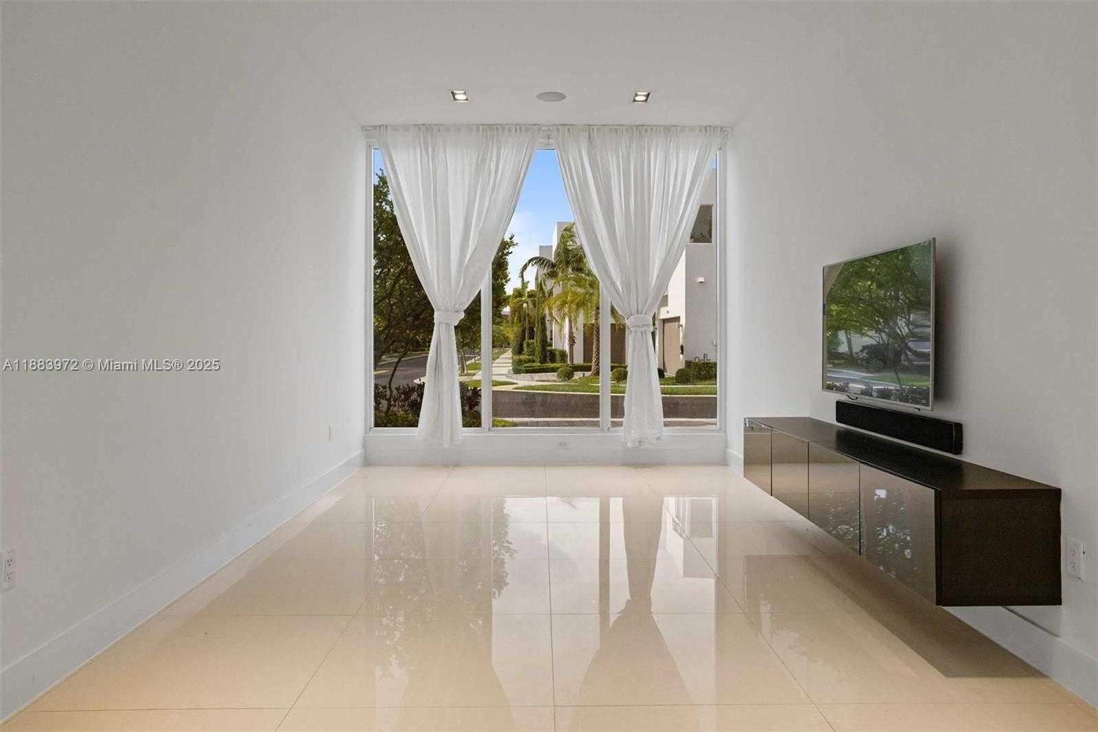 Small Image of 10296 NORTH WEST 74TH TER, Doral Number 15