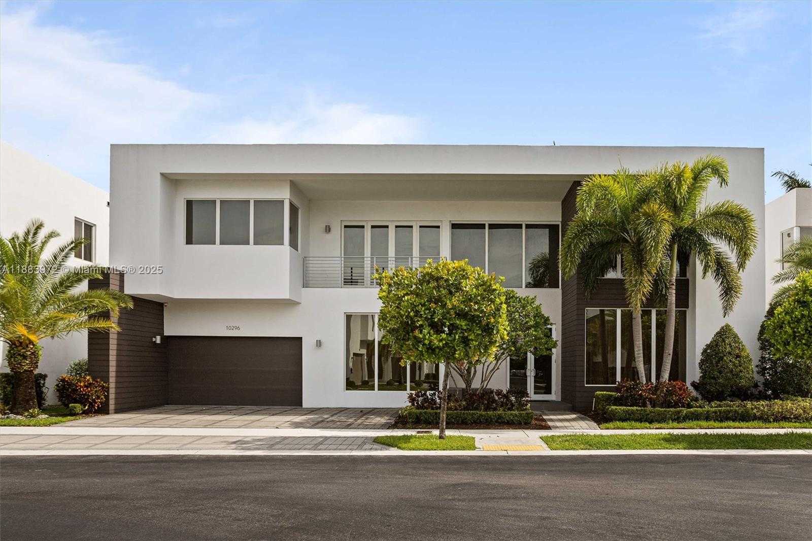 Small Image of 10296 NORTH WEST 74TH TER, Doral Number 2