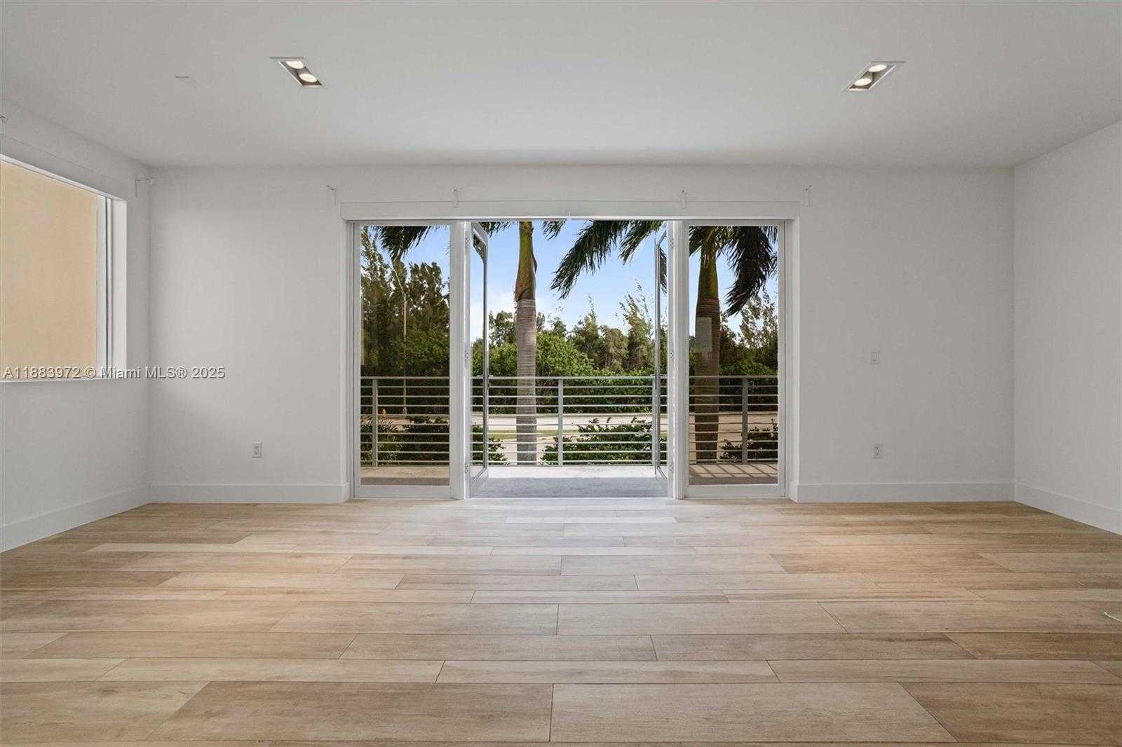 Small Image of 10296 NORTH WEST 74TH TER, Doral Number 21