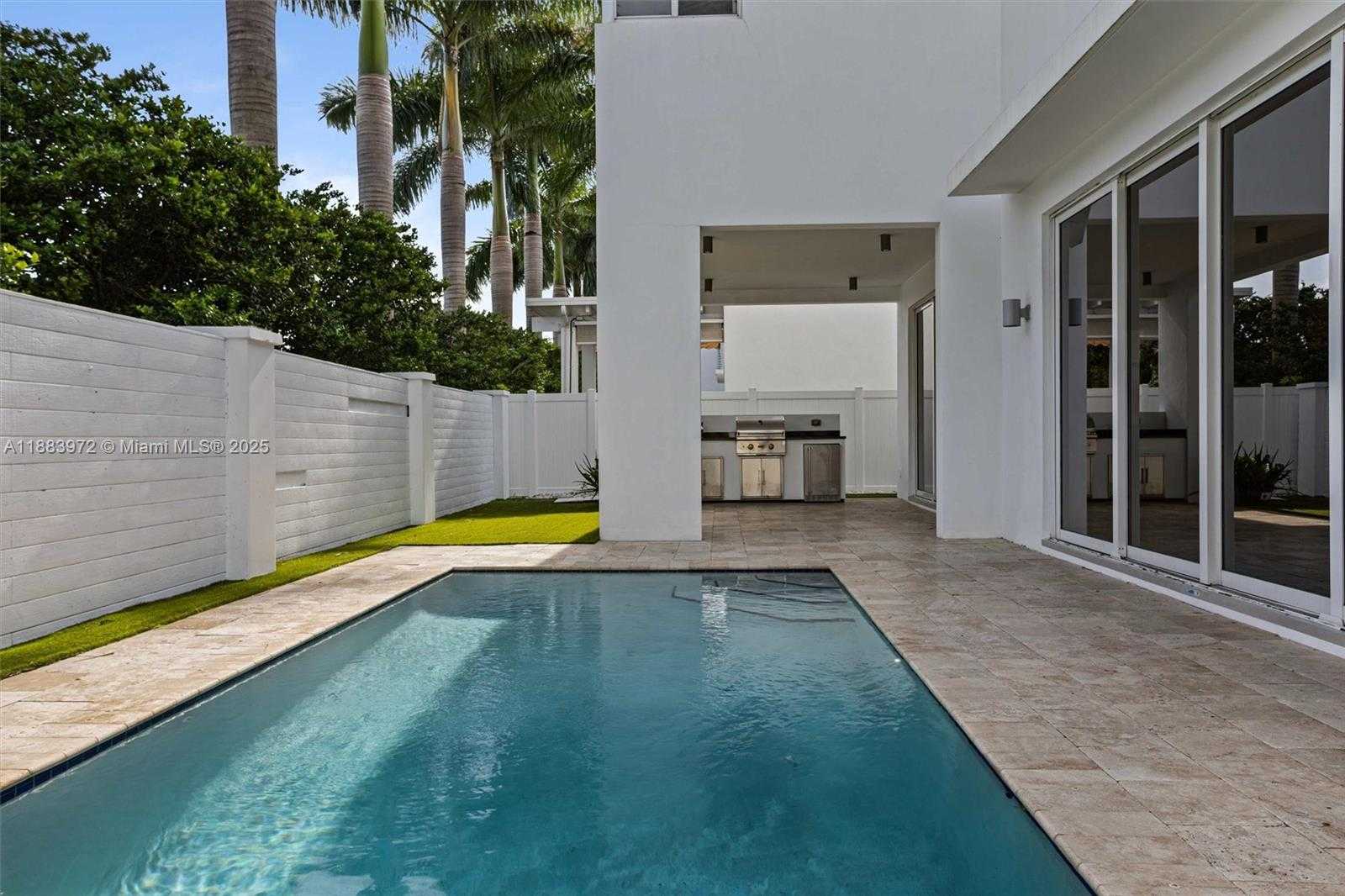 Small Image of 10296 NORTH WEST 74TH TER, Doral Number 4