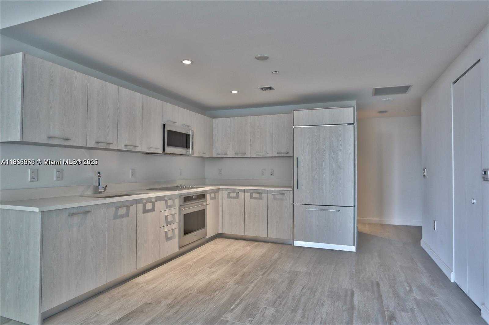 Small Image of 55 SOUTH WEST 9TH ST #1910, Miami Number 3