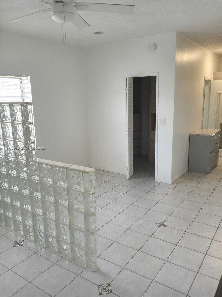 Small Image of 6490 COLLINS AVE #18, Miami Beach Number 7