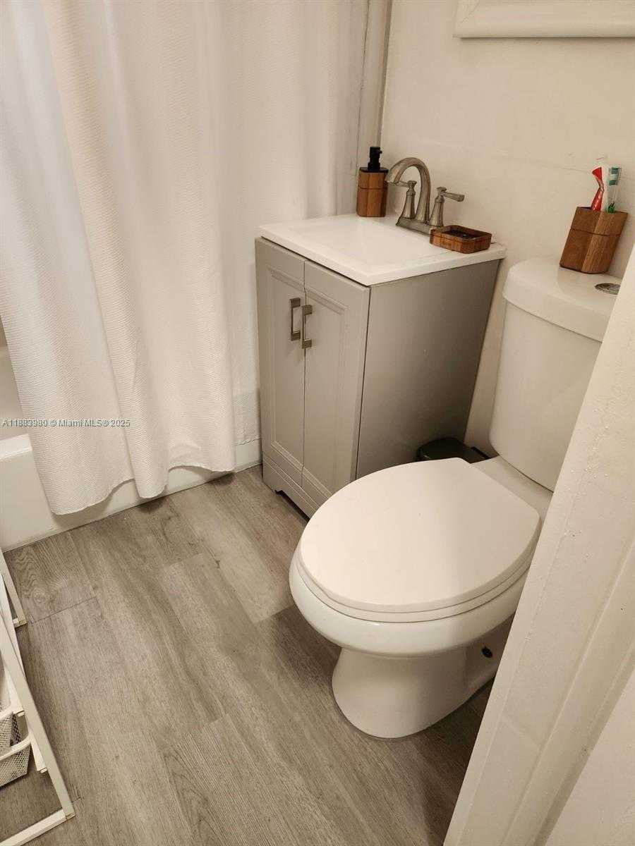 Small Image of 6490 COLLINS AVE #18, Miami Beach Number 8