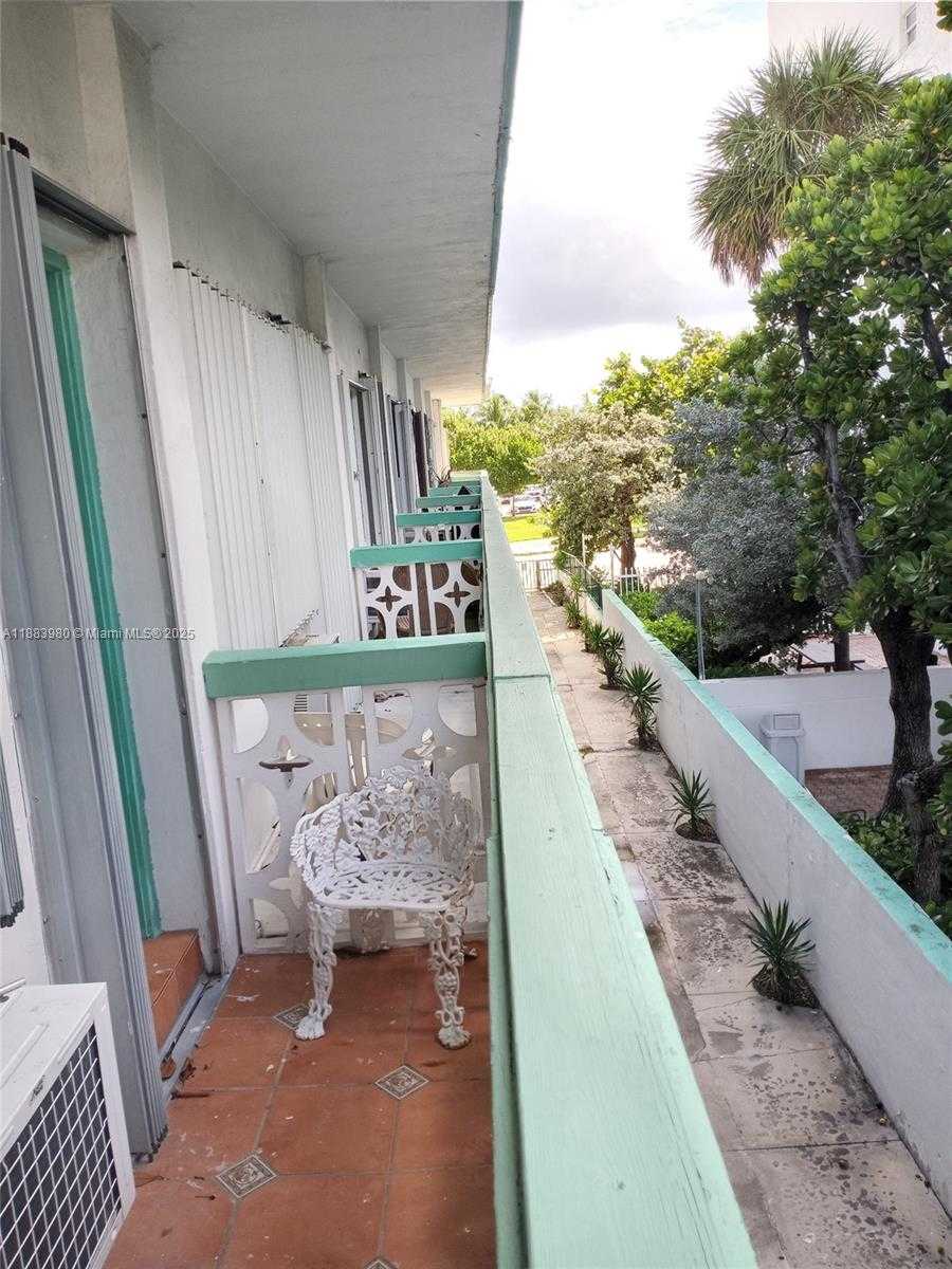 Small Image of 6490 COLLINS AVE #18, Miami Beach Number 9