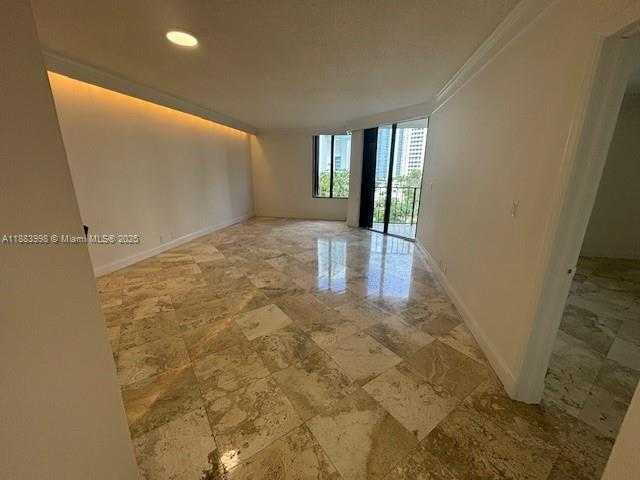 Small Image of 520 BRICKELL KEY DR #A712, Miami Number 2