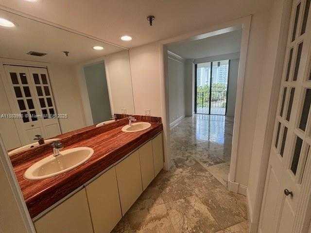 Small Image of 520 BRICKELL KEY DR #A712, Miami Number 9