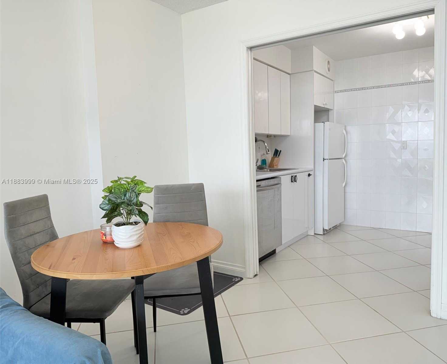 Small Image of 100 BAYVIEW DR #1902, Sunny Isles Beach Number 19