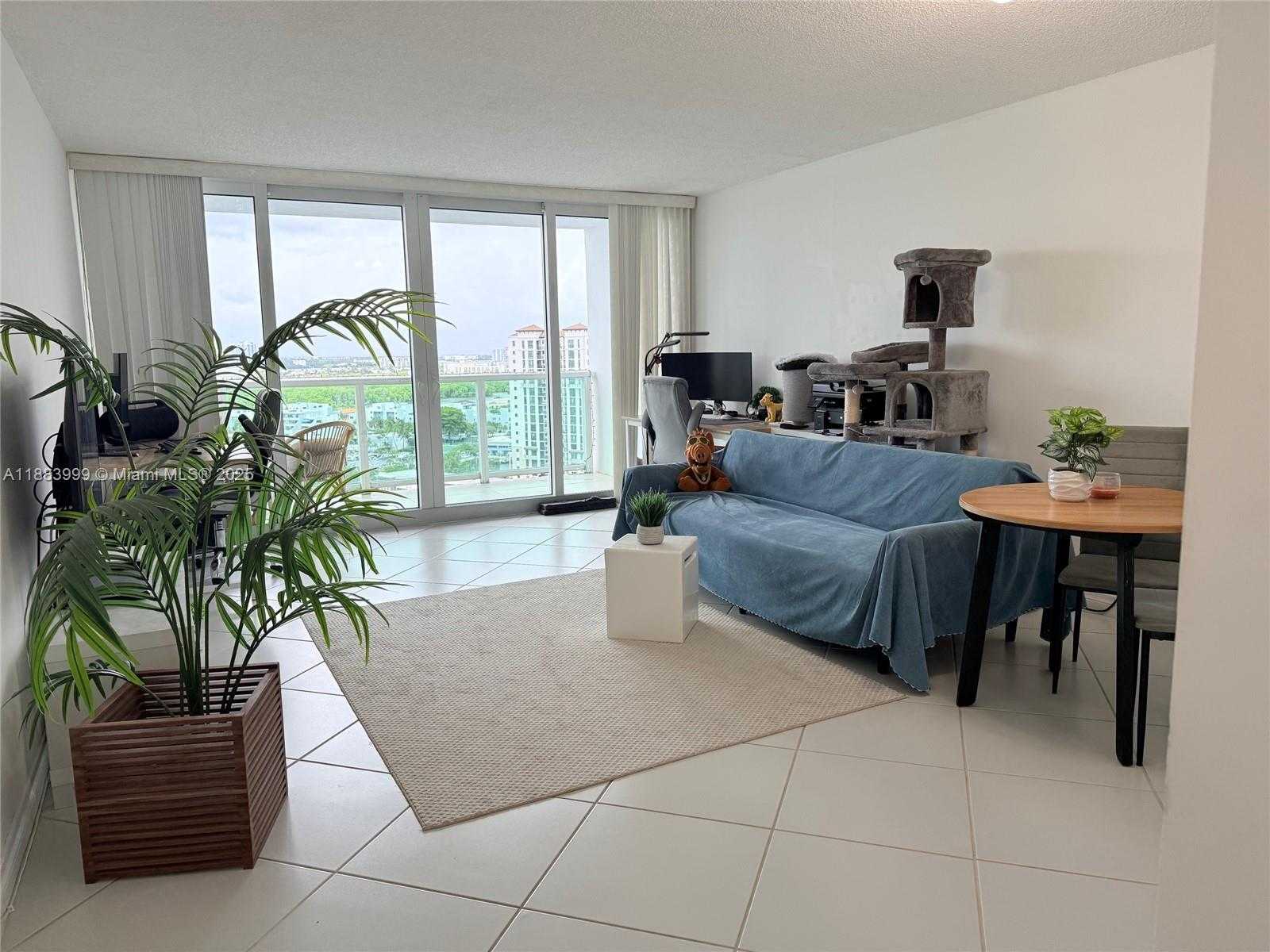 Small Image of 100 BAYVIEW DR #1902, Sunny Isles Beach Number 21