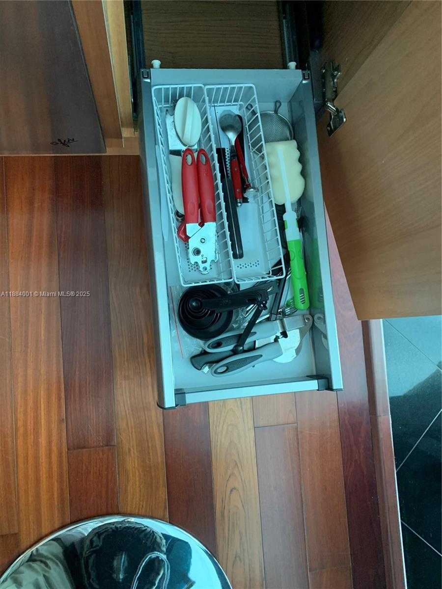 Small Image of 300 SOUTH BISCAYNE BLVD #1603, Miami Number 19