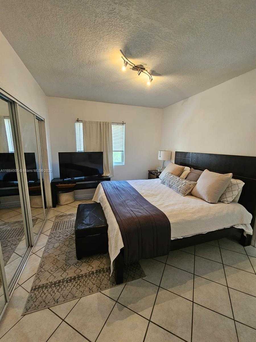 Small Image of 3500 CORAL WAY #704, Miami Number 10